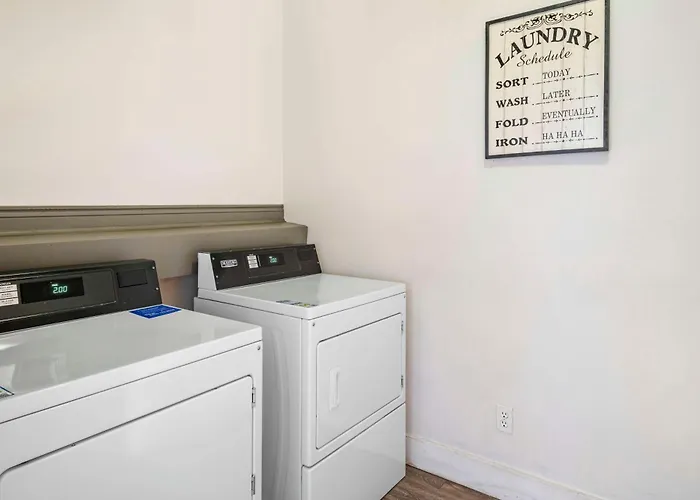Best Western PLUS Peppertree Airport Inn