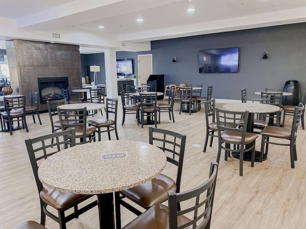 Western Peppertree Airport Hotel 3*