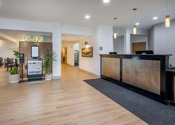 Best Western Plus Peppertree Airport Inn