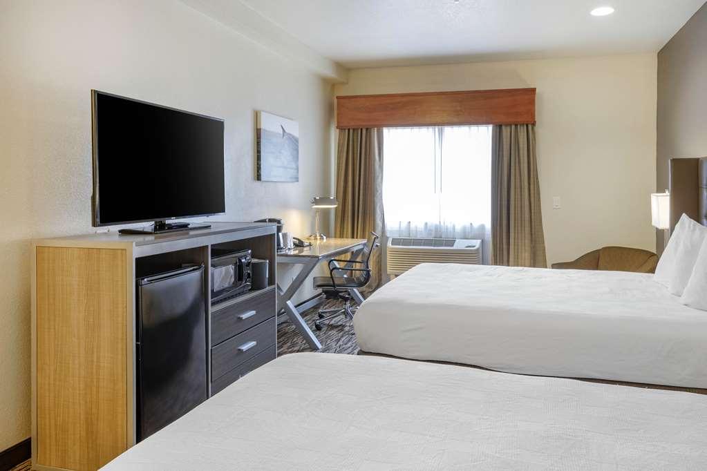Hotel Western Peppertree Airport